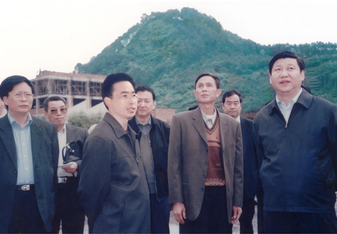 时任福建省省长习近平关心福鼎公司建设